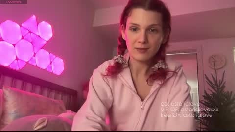 AstoriaLove online show from 12-19-25, 02:51