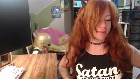 AstraeaSiren online show from 10-31-25, 05:36