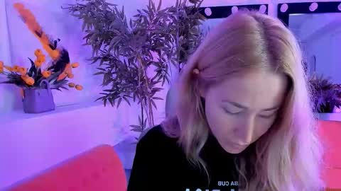 astramonroe online show from 09-17-25, 05:20