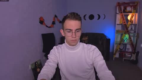 Snapshot of astren_villo chatting on 10-21-25, 06:03 astren online show from 10-21-25, 06:03