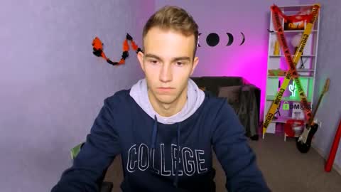 Snapshot of astren_villo chatting on 10-26-25, 06:52 astren online show from 10-26-25, 06:52