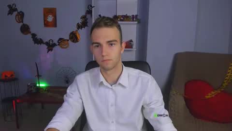 Snapshot of astren_villo chatting on 10-28-25, 01:25 astren online show from 10-28-25, 01:25