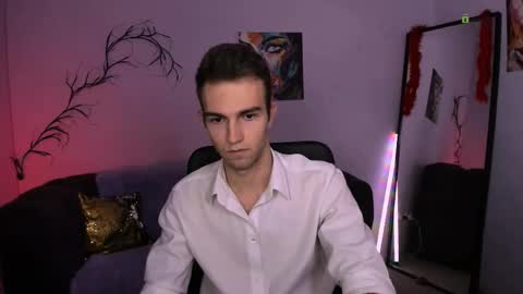 Snapshot of astren_villo chatting on 11-20-25, 08:19 astren online show from 11-20-25, 08:19