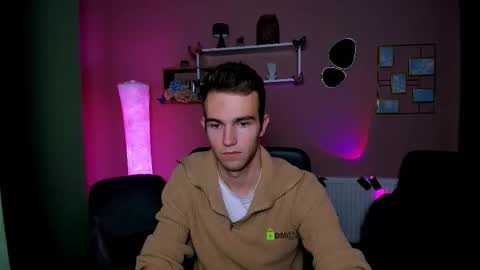 Snapshot of astren_villo chatting on 11-21-25, 08:51 astren online show from 11-21-25, 08:51