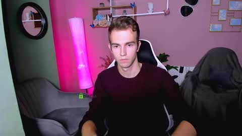 Snapshot of astren_villo chatting on 11-28-25, 08:11 astren online show from 11-28-25, 08:11