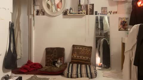 Snapshot of astrodoll chatting on 01-31-25, 06:47 Astro Doll online show from 01-31-25, 06:47