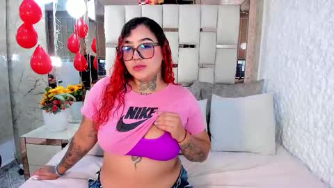 Snapshot of atennea_diiossa chatting on 10-17-25, 11:46 Atennea Diiossa online show from 10-17-25, 11:46