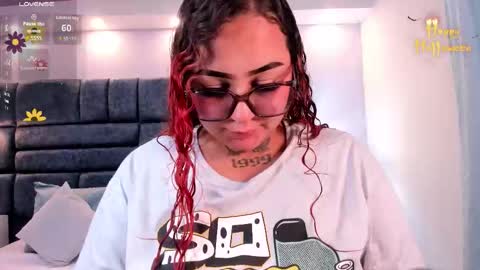 Snapshot of atennea_diiossa chatting on 10-23-25, 11:42 Atennea Diiossa online show from 10-23-25, 11:42