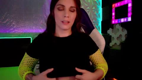 Snapshot of athenaautumn chatting on 10-16-25, 02:23 Athena Autumn online show from 10-16-25, 02:23