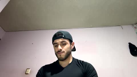 Snapshot of athlete_boy22 chatting on 10-22-25, 01:39 Atlas online show from 10-22-25, 01:39