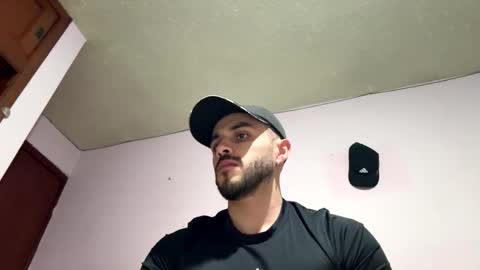 Snapshot of athlete_boy22 chatting on 11-01-25, 04:25 Atlas online show from 11-01-25, 04:25