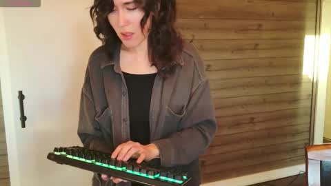 audradeer online show from 10-21-25, 12:28