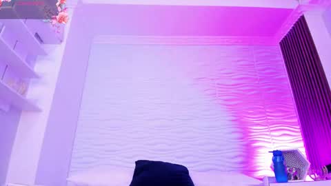 Snapshot of audreyhayworth chatting on 11-10-25, 11:42 Audrey Hayworth online show from 11-10-25, 11:42