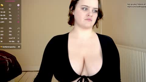 Audrey Jacq online show from 02-14-26, 05:21