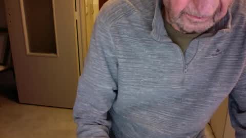 auguste061400 online show from 02-05-25, 04:58