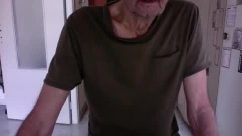 auguste061400 online show from 02-07-25, 09:47