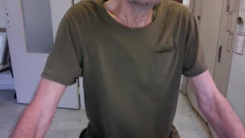 auguste061400 online show from 02-08-25, 09:56