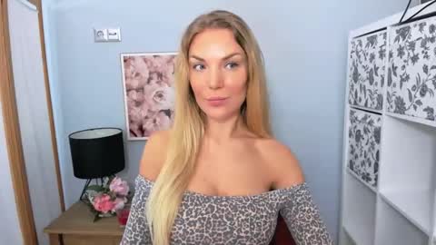 AulloraSensual online show from 02-19-25, 06:11