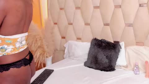 Aurora Queen  online show from 09-15-25, 08:20