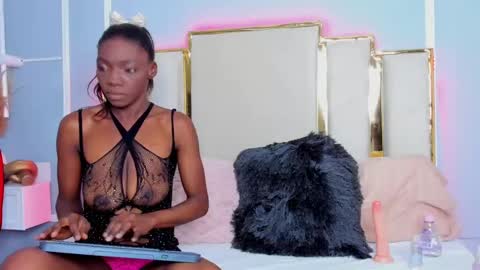 Aurora Queen  online show from 10-03-25, 11:13