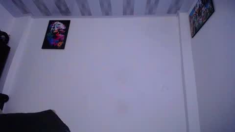 Snapshot of aura_sweetiee chatting on 10-30-25, 11:49 aura online show from 10-30-25, 11:49