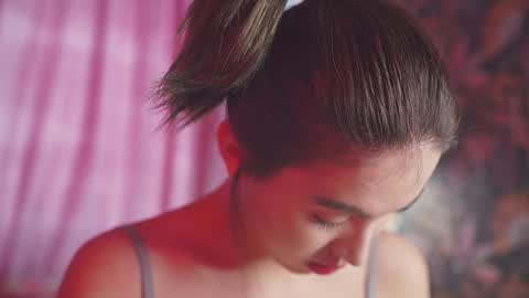 Snapshot of auromora chatting on 12-19-24, 07:51 Nayeon online show from 12-19-24, 07:51