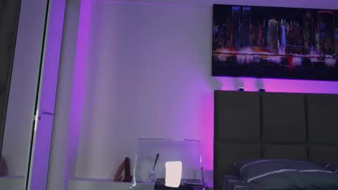 Snapshot of aurora_cherry chatting on 10-16-25, 05:30 Aurora online show from 10-16-25, 05:30