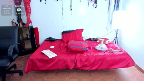 Aurora online show from 10-19-25, 02:23