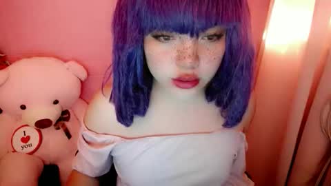 cute online show from 04-15-26, 08:21