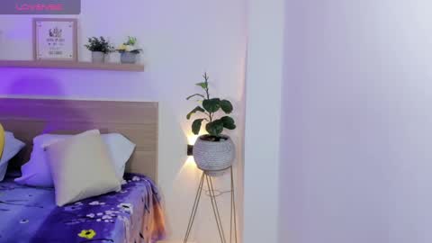 Snapshot of aurora_rodriguez chatting on 12-20-24, 01:43 aurora_rodriguez online show from 12-20-24, 01:43
