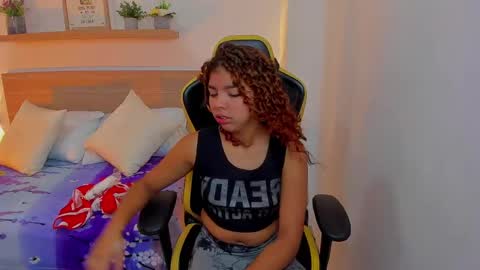Snapshot of aurora_rodriguez chatting on 01-13-25, 12:13 aurora_rodriguez online show from 01-13-25, 12:13