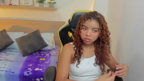 Snapshot of aurora_rodriguez chatting on 01-23-25, 12:19 aurora_rodriguez online show from 01-23-25, 12:19