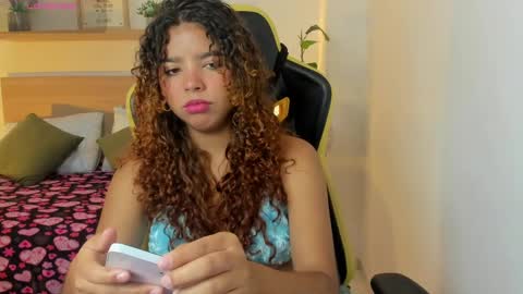 Snapshot of aurora_rodriguez chatting on 09-11-25, 12:27 aurora_rodriguez online show from 09-11-25, 12:27