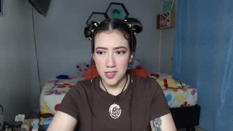 Snapshot of aurora_shy_ chatting on 11-16-25, 11:38 Aurora online show from 11-16-25, 11:38