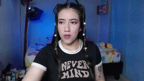 Snapshot of aurora_shy_ chatting on 11-23-25, 03:06 Aurora online show from 11-23-25, 03:06