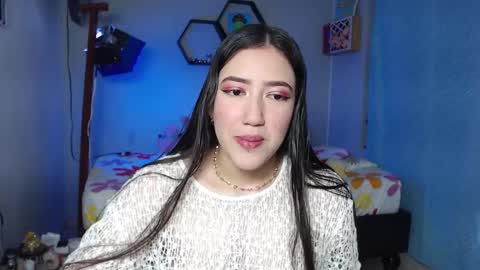 Snapshot of aurora_shy_ chatting on 11-23-25, 05:13 Aurora online show from 11-23-25, 05:13