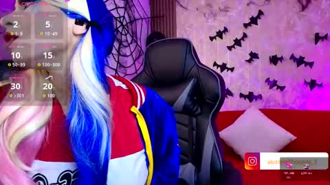 Snapshot of aurora_thomas chatting on 11-02-25, 04:04 Aurora online show from 11-02-25, 04:04