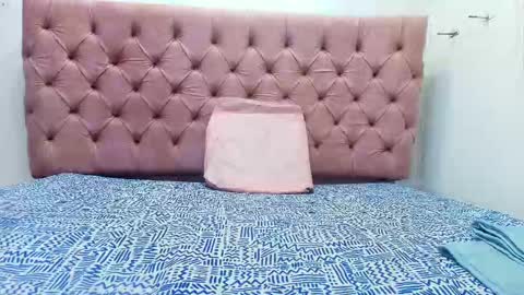 auroraa_miller online show from 10-03-25, 11:51