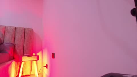 auroraa_miller online show from 11-12-25, 11:54