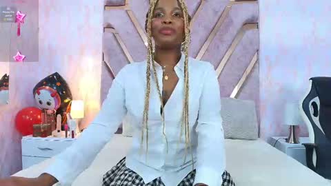 Ariana online show from 10-31-25, 02:07