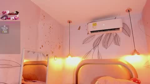 Aurora online show from 03-12-25, 10:39