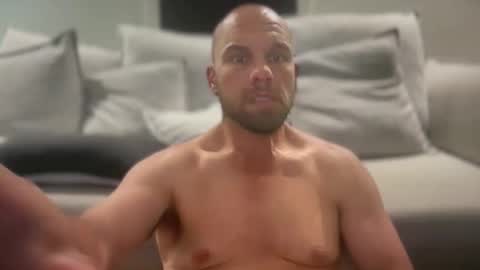 Snapshot of aussieboycal chatting on 02-11-26, 10:42 aussieboycal online show from 02-11-26, 10:42