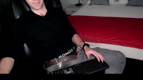 australopithas online show from 11-09-25, 12:14