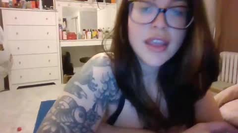 autumnb712 online show from 02-08-25, 10:29