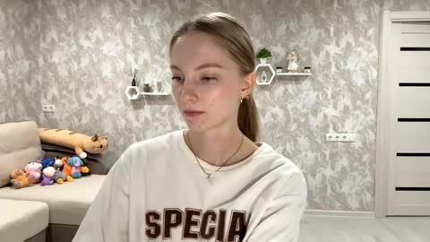 Annie online show from 10-08-25, 03:20