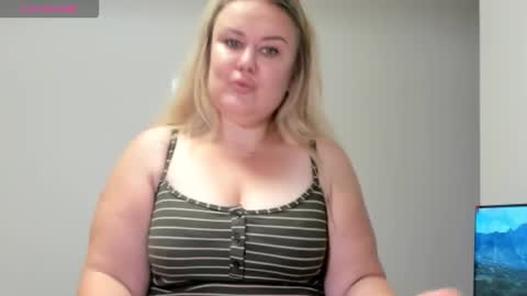 Snapshot of ava_bae chatting on 09-20-25, 12:06 ava_bae online show from 09-20-25, 12:06