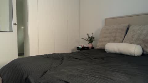 Ava  online show from 02-08-26, 12:03