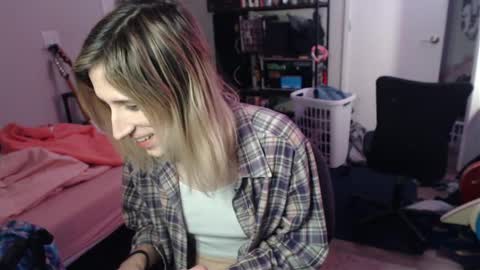 Snapshot of ava_reinhart_999 chatting on 02-05-26, 11:53 Ava online show from 02-05-26, 11:53