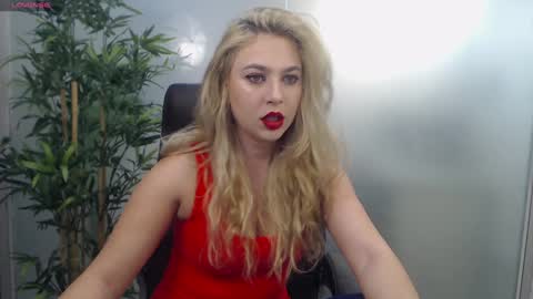 Snapshot of avablue_ chatting on 12-02-24, 07:14 online show from 12-02-24, 07:14