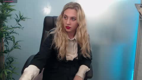 Snapshot of avablue_ chatting on 03-01-25, 07:41 online show from 03-01-25, 07:41